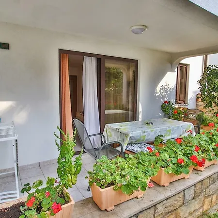 Apartman Carolina 4 Seasons